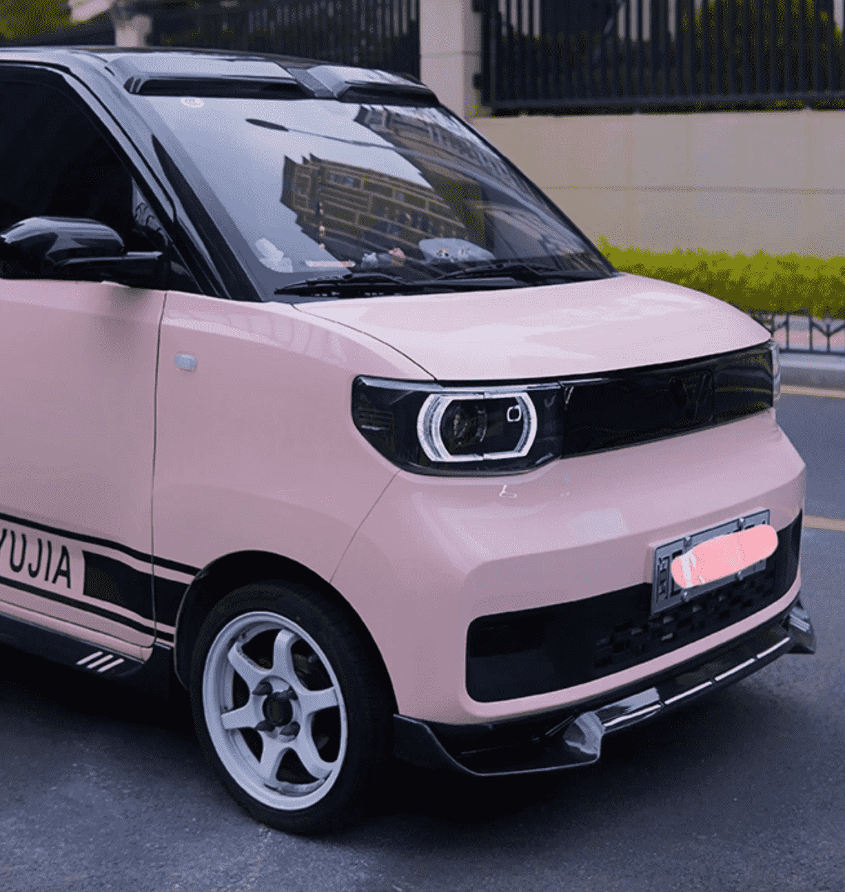 Xevaban.com ở 214 Giải Phóng là đơn vị chuyên cung cấp phụ kiện oto, đồ chơi oto, đồ chơi wuling, phụ kiện wuling, xevaban, 214 giải phóng, bodykit wuling mini, độ bodykit wuling, cản trước wuling mini, cản sau wuling mini.